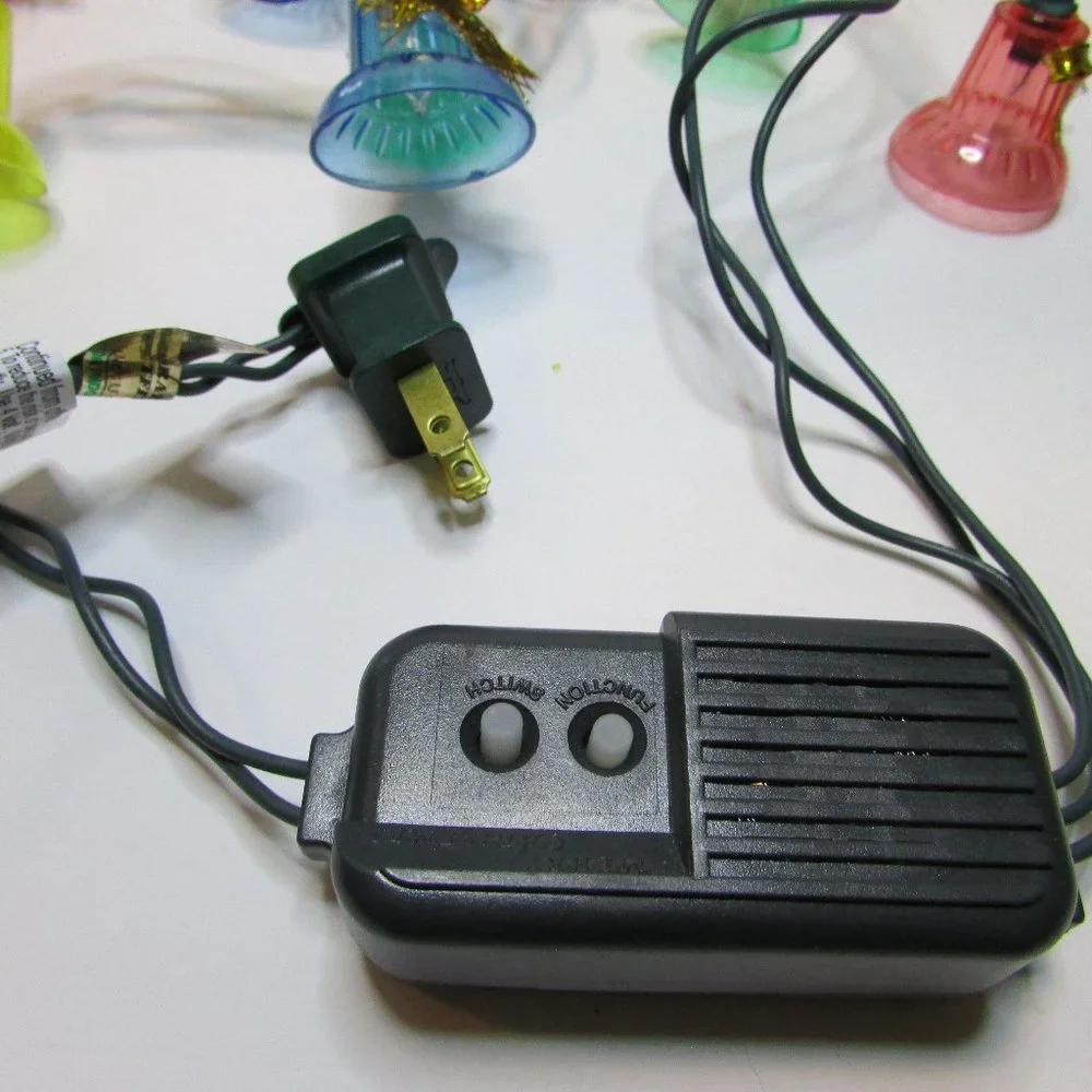 vintage string lights plastic colorful blinking bells play Christmas songs - Picture 13 of 14